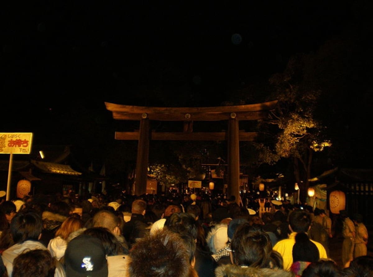 4. Visiting a shrine for 'hatsumode'—the first shrine visit of the New Year