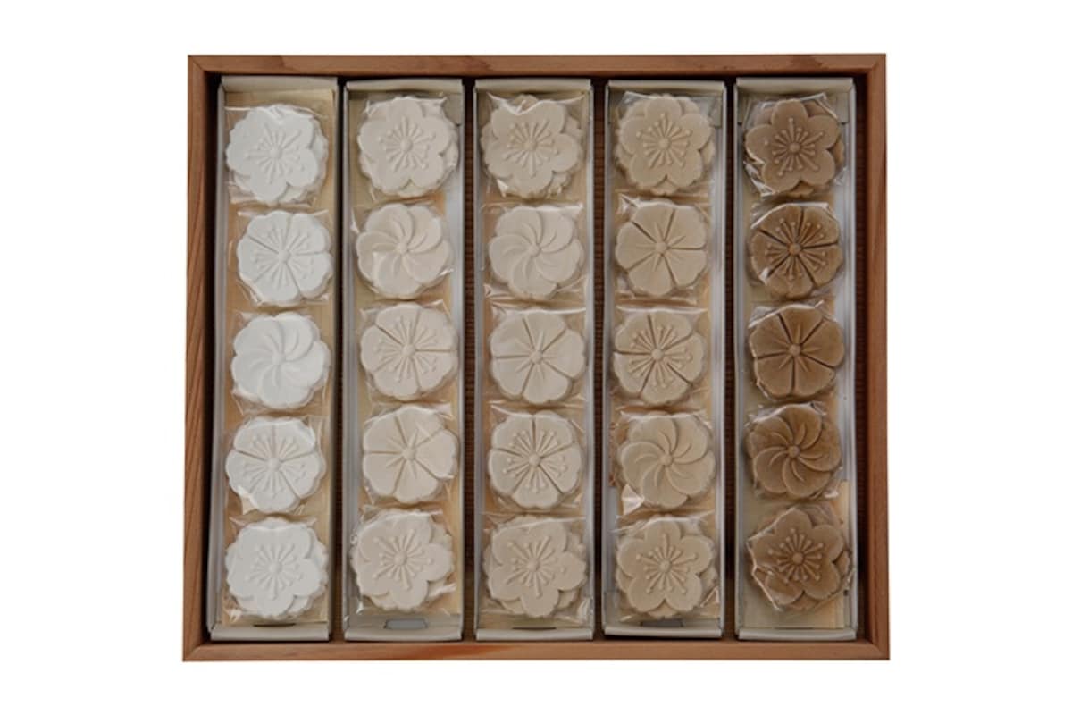 3. Mori no Naka e: Japanese Dry Sweets (Nara)