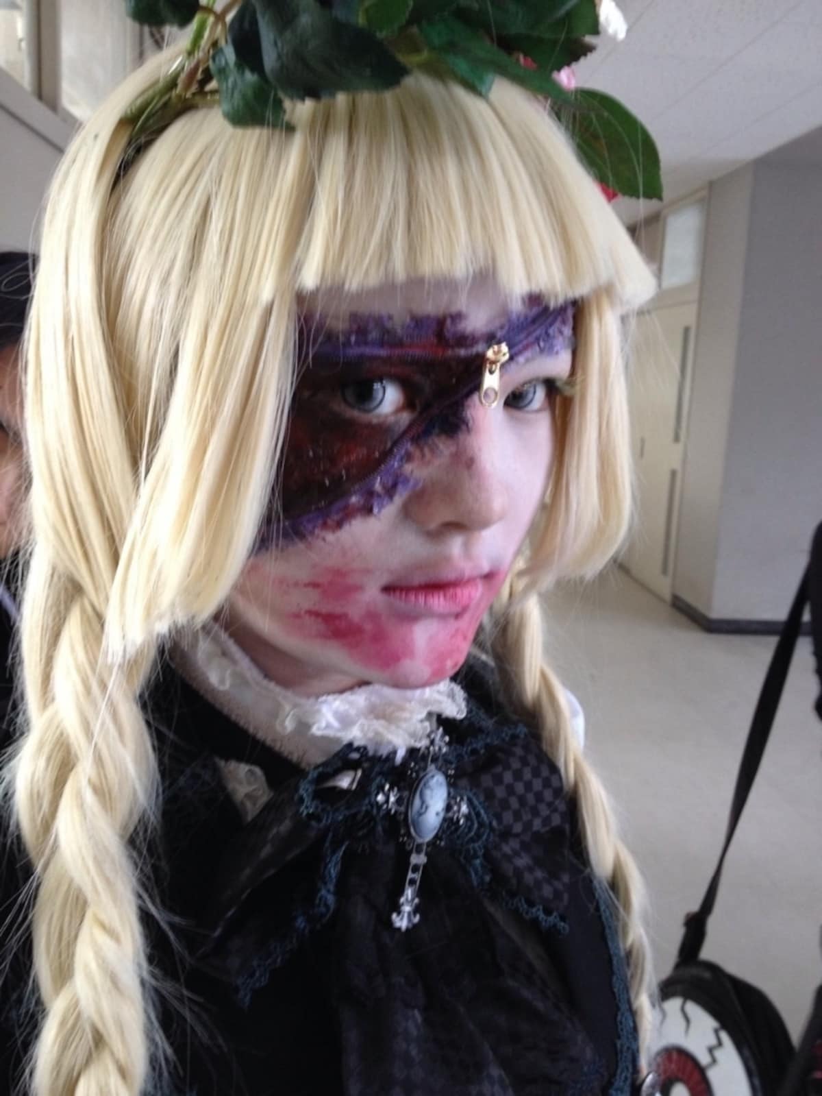 2. Guro Lolita