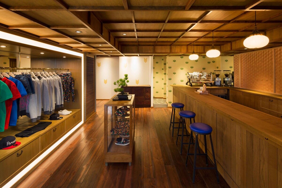 4. Maison Kitsune Tokyo (メゾン キツネ)