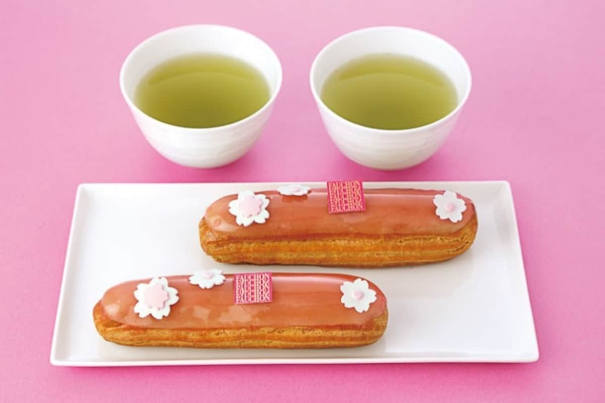 6. Eclair Sakura จากร้าน FAUCHON