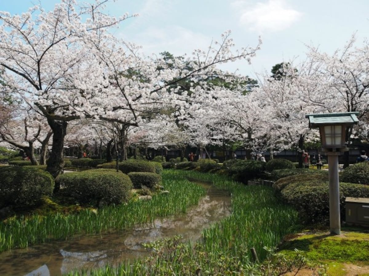 1. Kenrokuen Garden