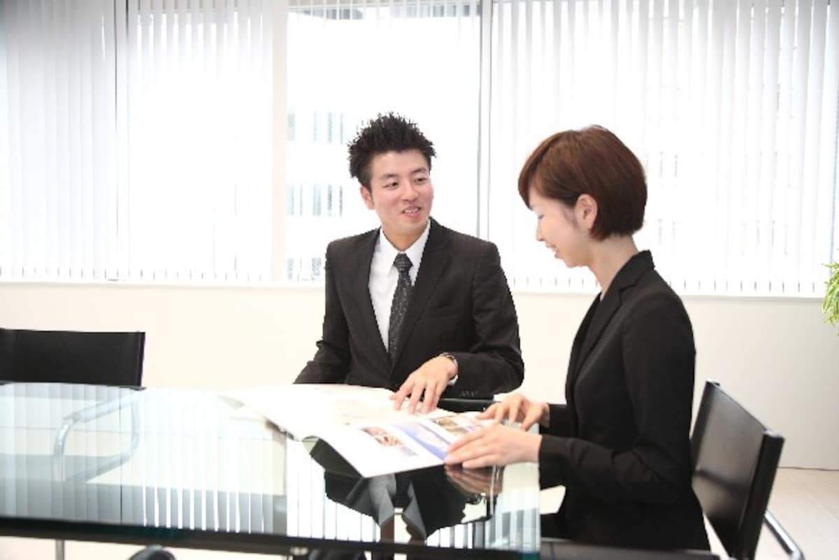 10 Japanese Business Etiquette Rules | All About Japan