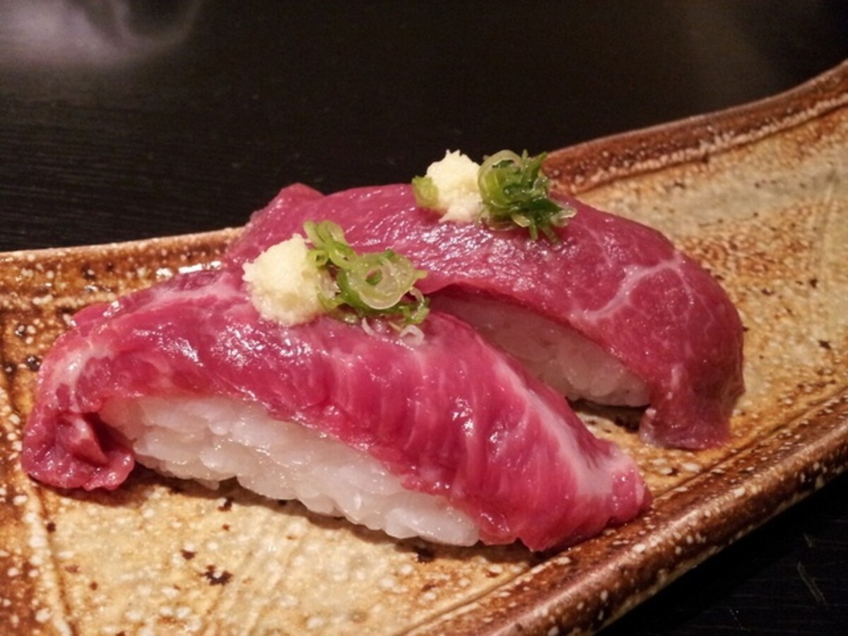 3. Sakura Nigiri