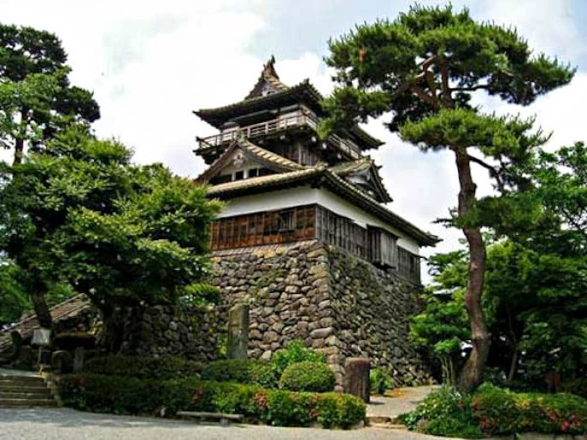 10. Maruoka Castle (Sakai City, Fukui, ☆☆☆☆)