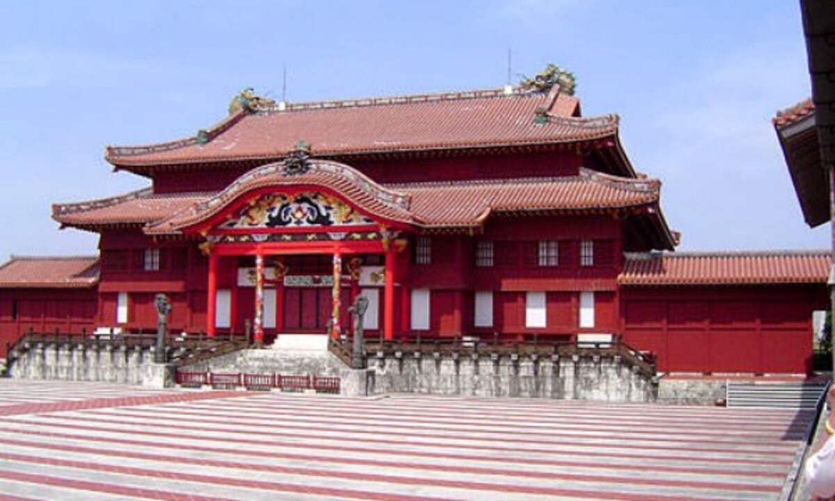 2. Shuri Castle (Naha City, Okinawa, ☆☆☆☆☆)