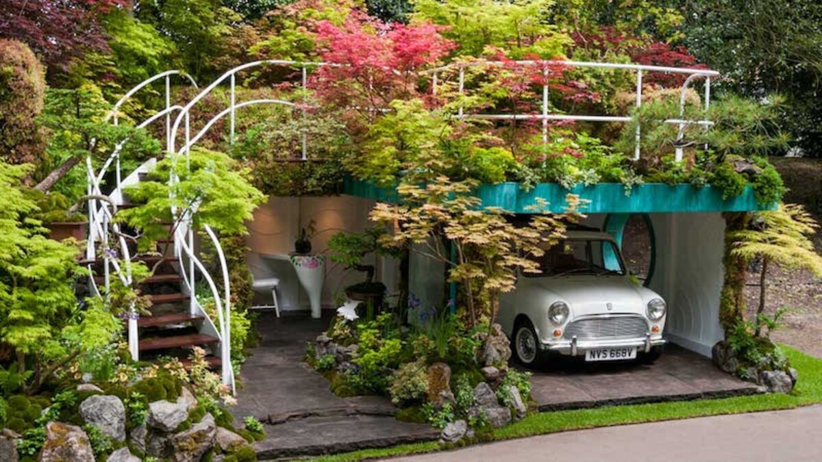 Garage Garden Designed by Landscape Artist   All About Japan