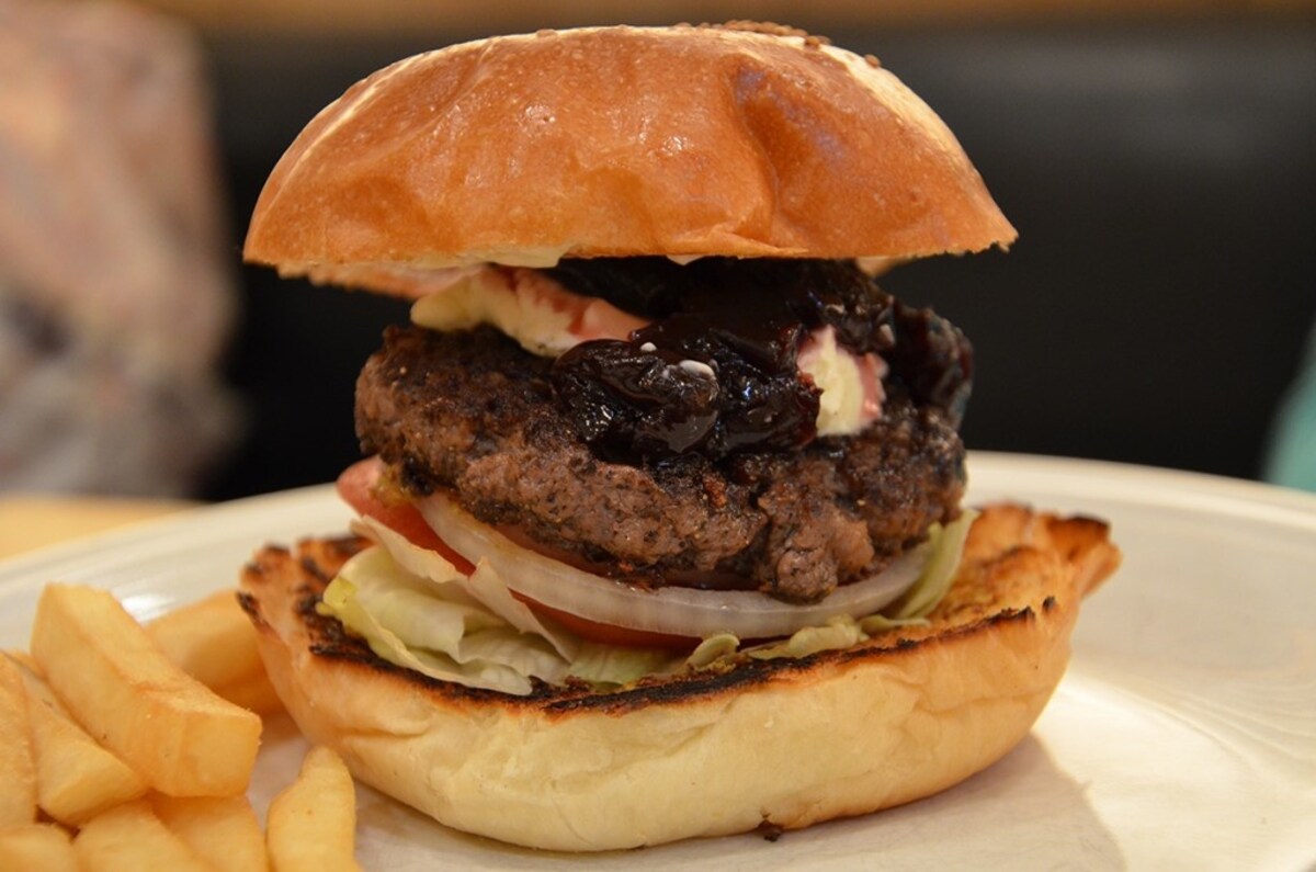 3. Burger Mania (Ebisu)