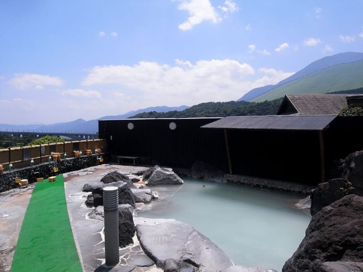 3. Myoban Onsen (Oita)