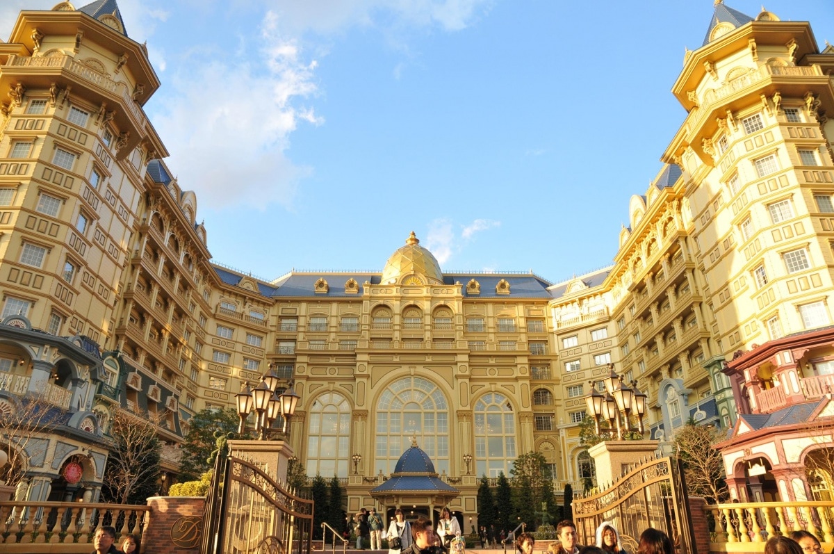 1. Tokyo Disneyland Hotel (Chiba)