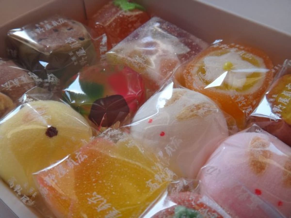 11. 50 choices of Wagashi from Takanoya Sadahiro