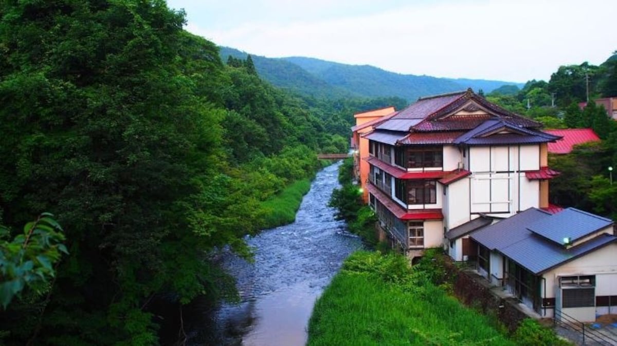 4. Fujisan Ryokan in Hanamaki Onsen Village, Namari Onsen (Hanamaki City, Iwate)