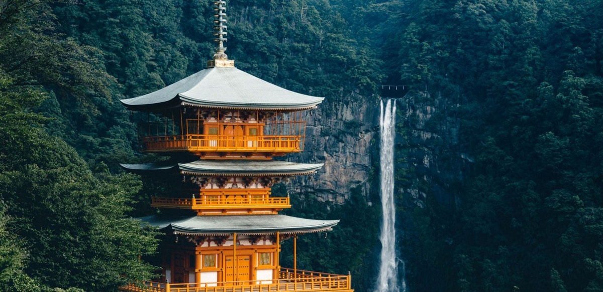 6. Nachi Falls (Wakayama)