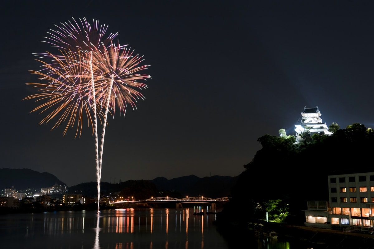 4. Inuyama Castle in Summer (Aichi)