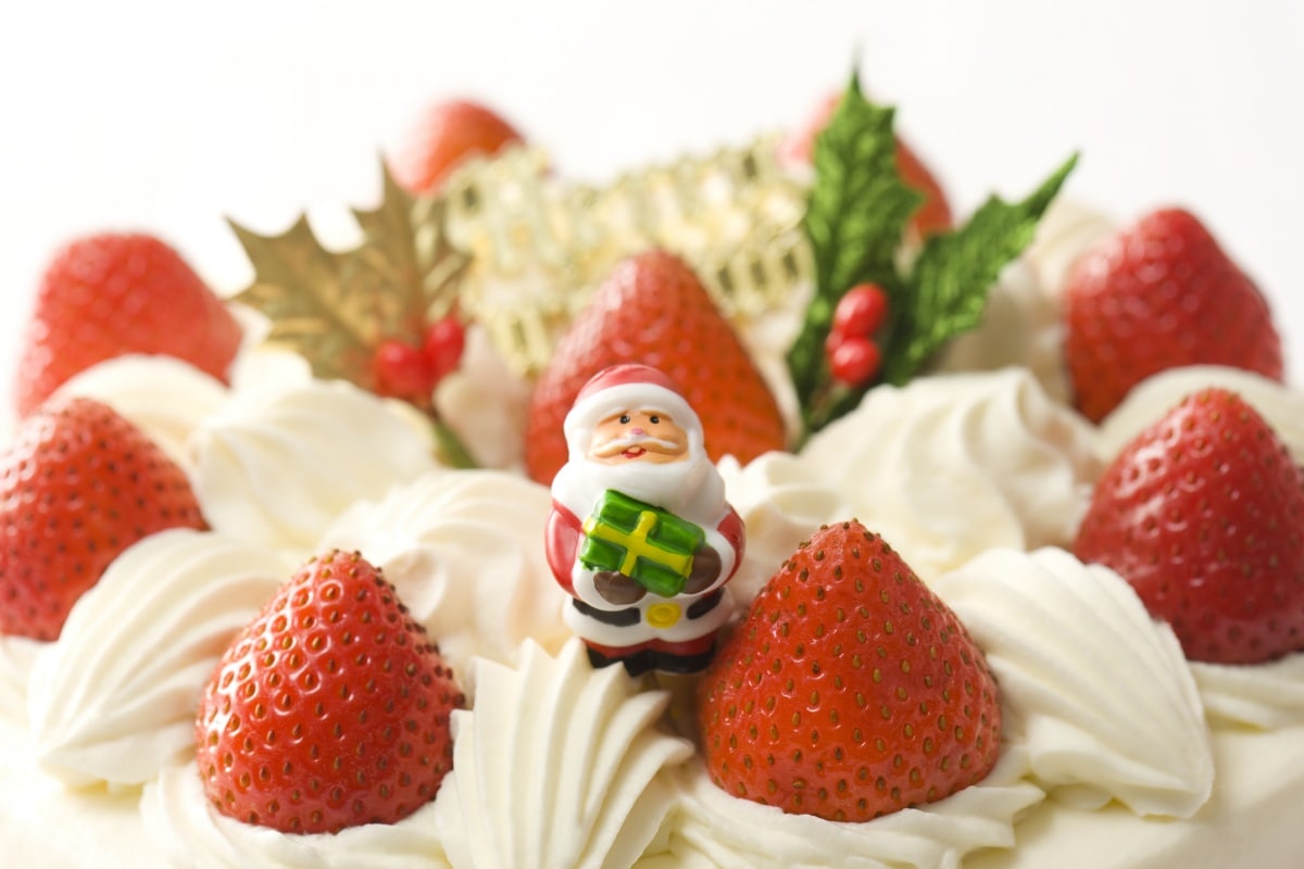 3. Christmas Cake Seller