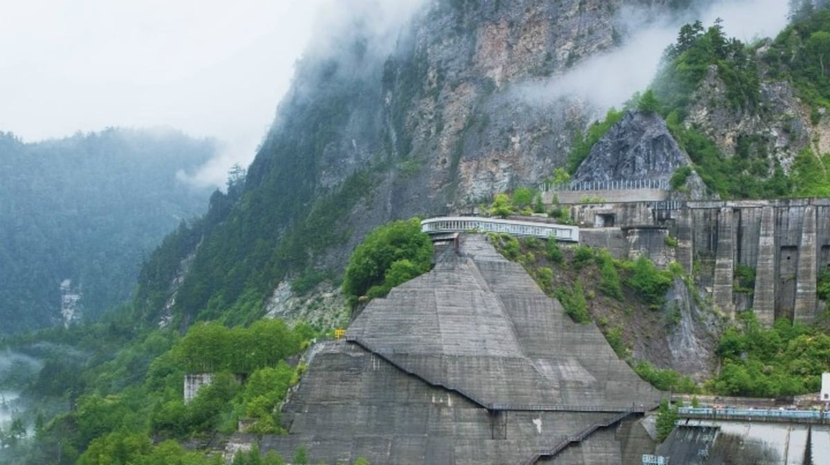 眺望立山连峰的大坝展望台