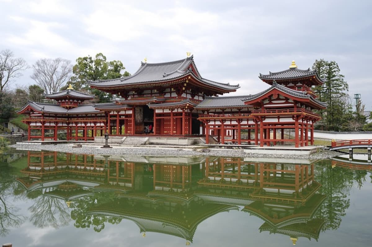 2. Byodo-in Temple (¥600)