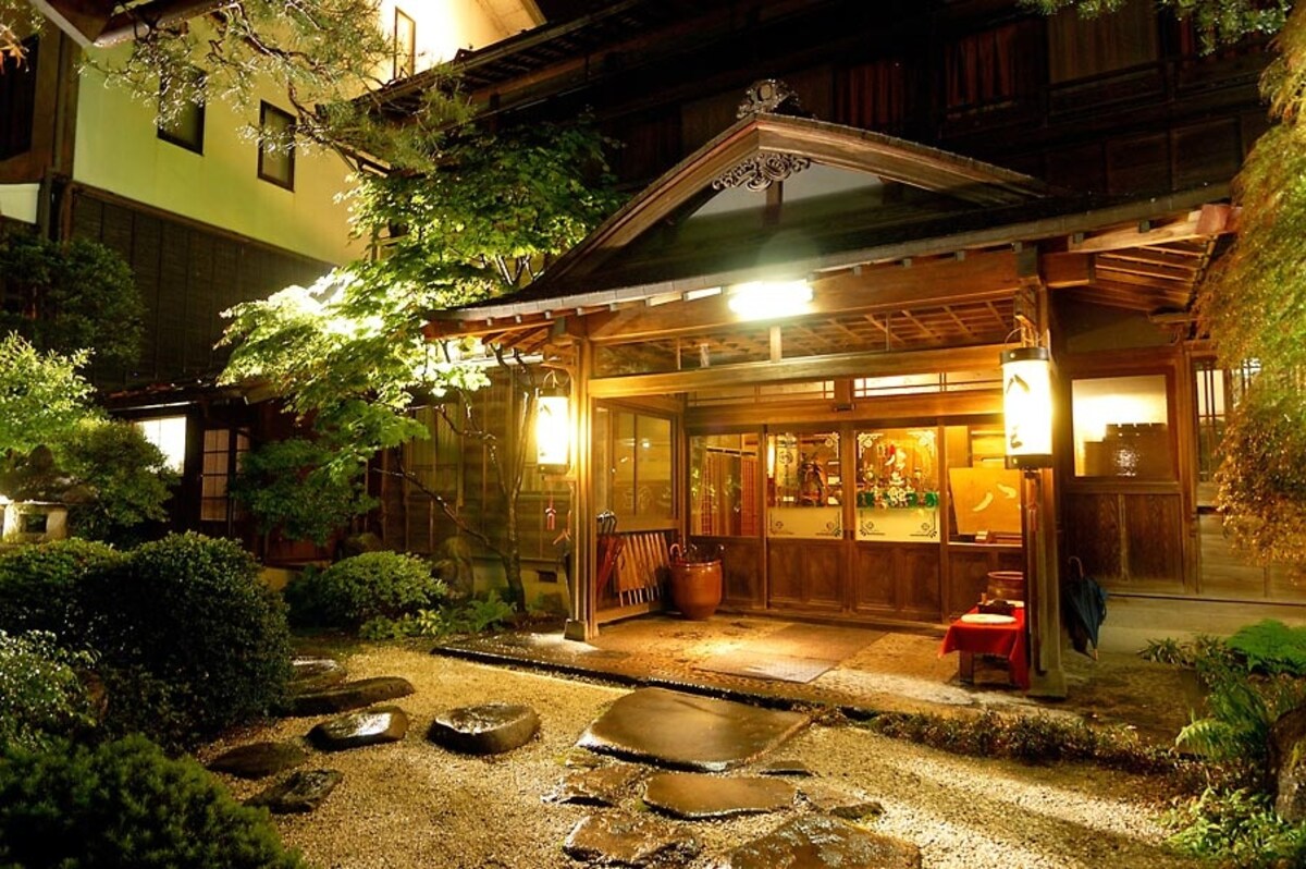 Top 10 Historical Hotels & 'Ryokan' Inns | All About Japan