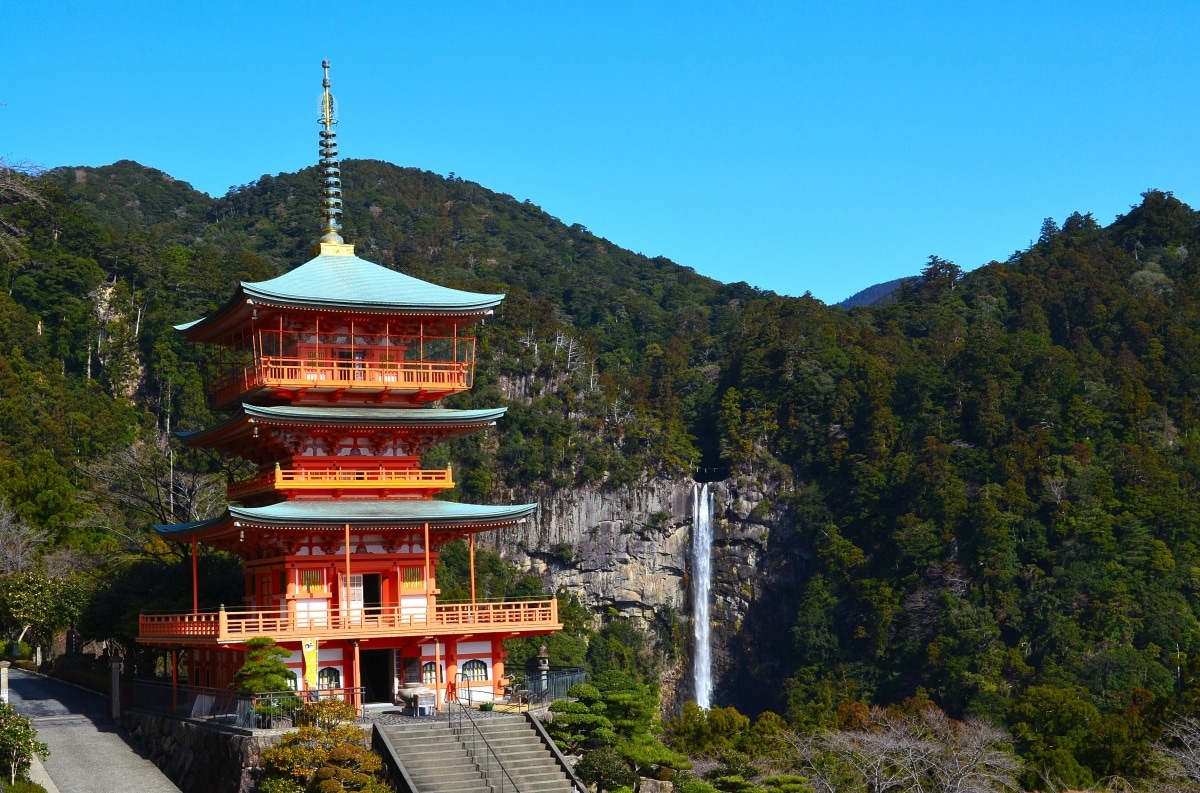 第五名【和歌山縣】熊野那智大社和那智瀑布