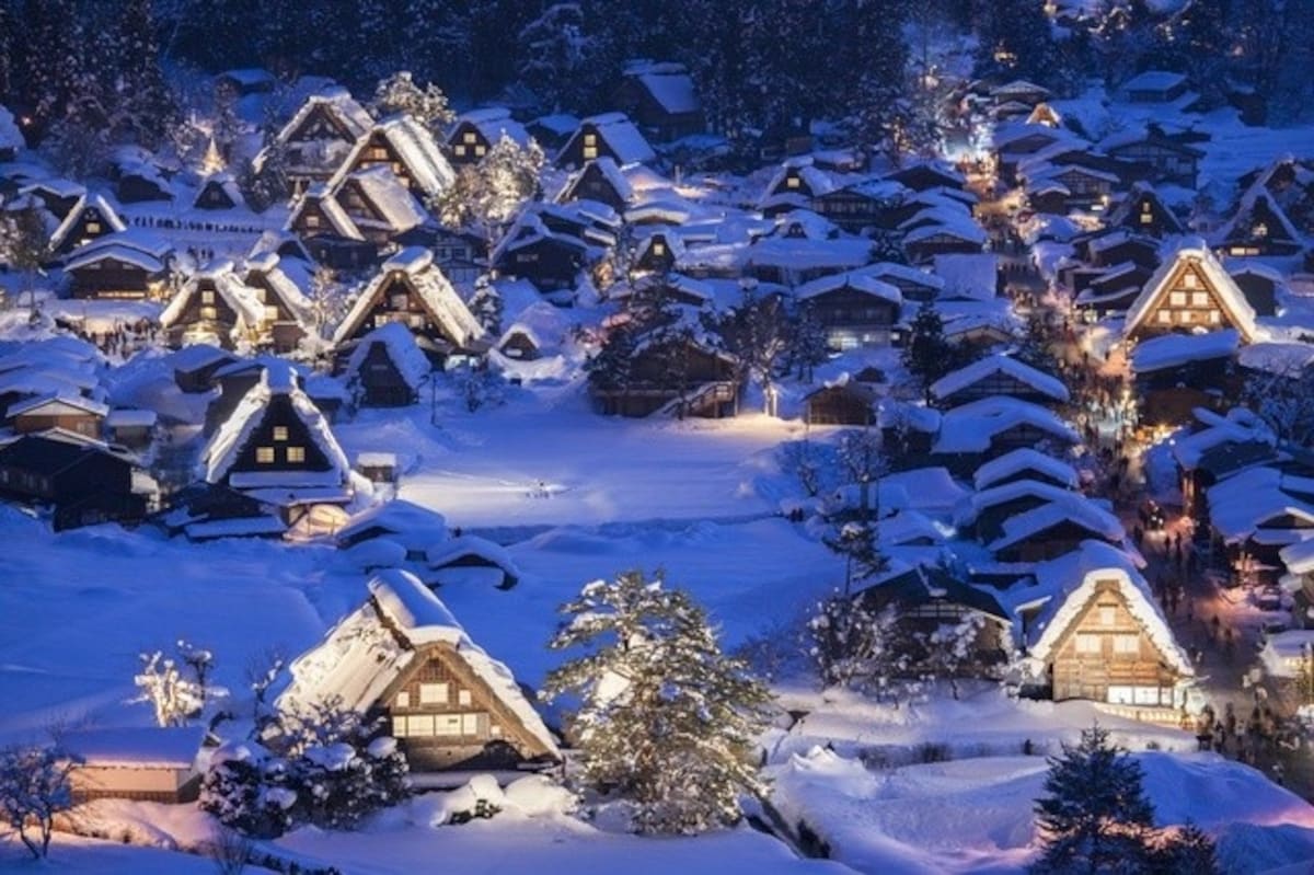 4. Shirakawa-go & Gokayama (Gifu & Toyama)