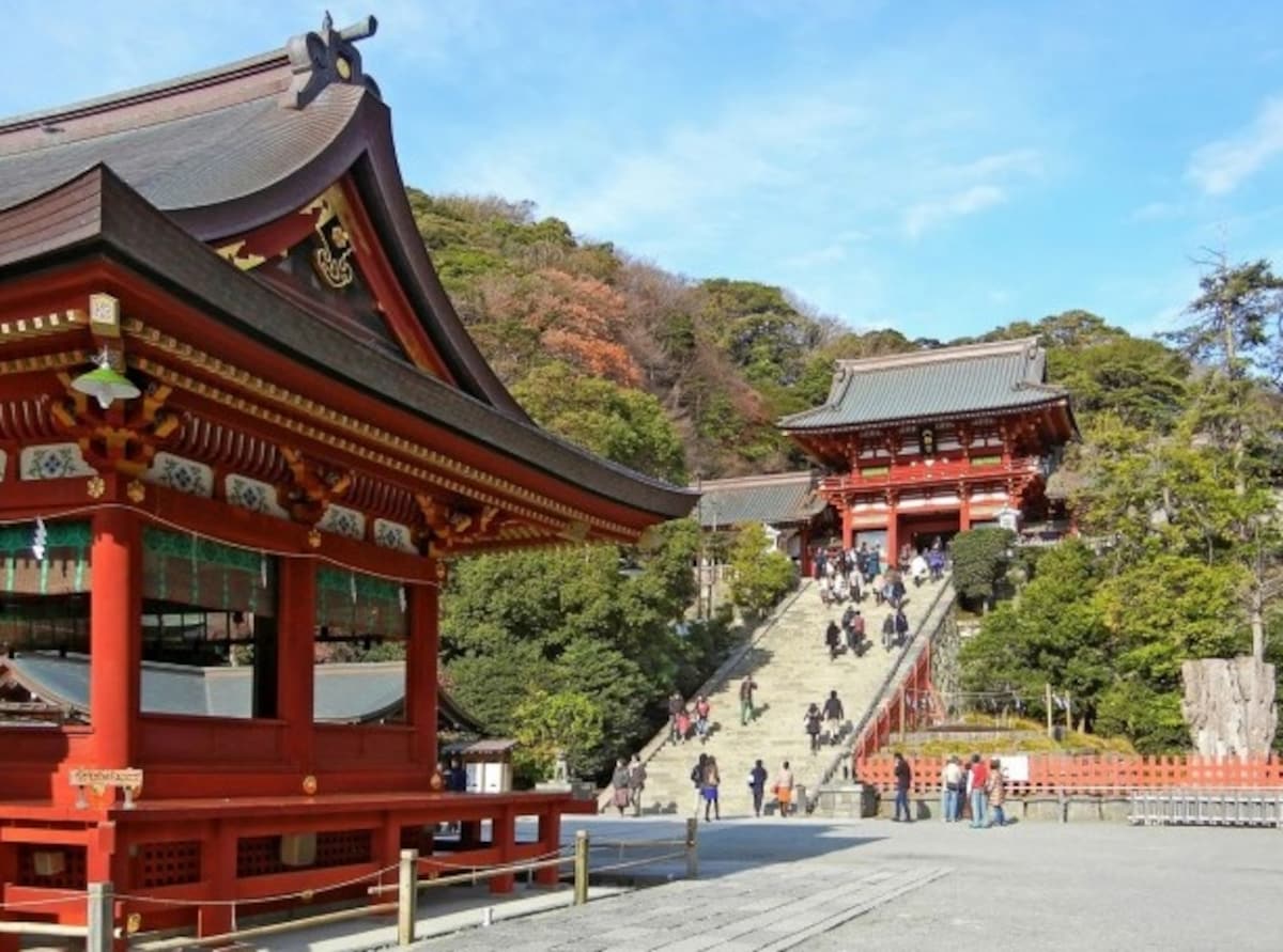 4. Tsurugaoka Hachimangu : ศาลเจ้าประจำเมือง