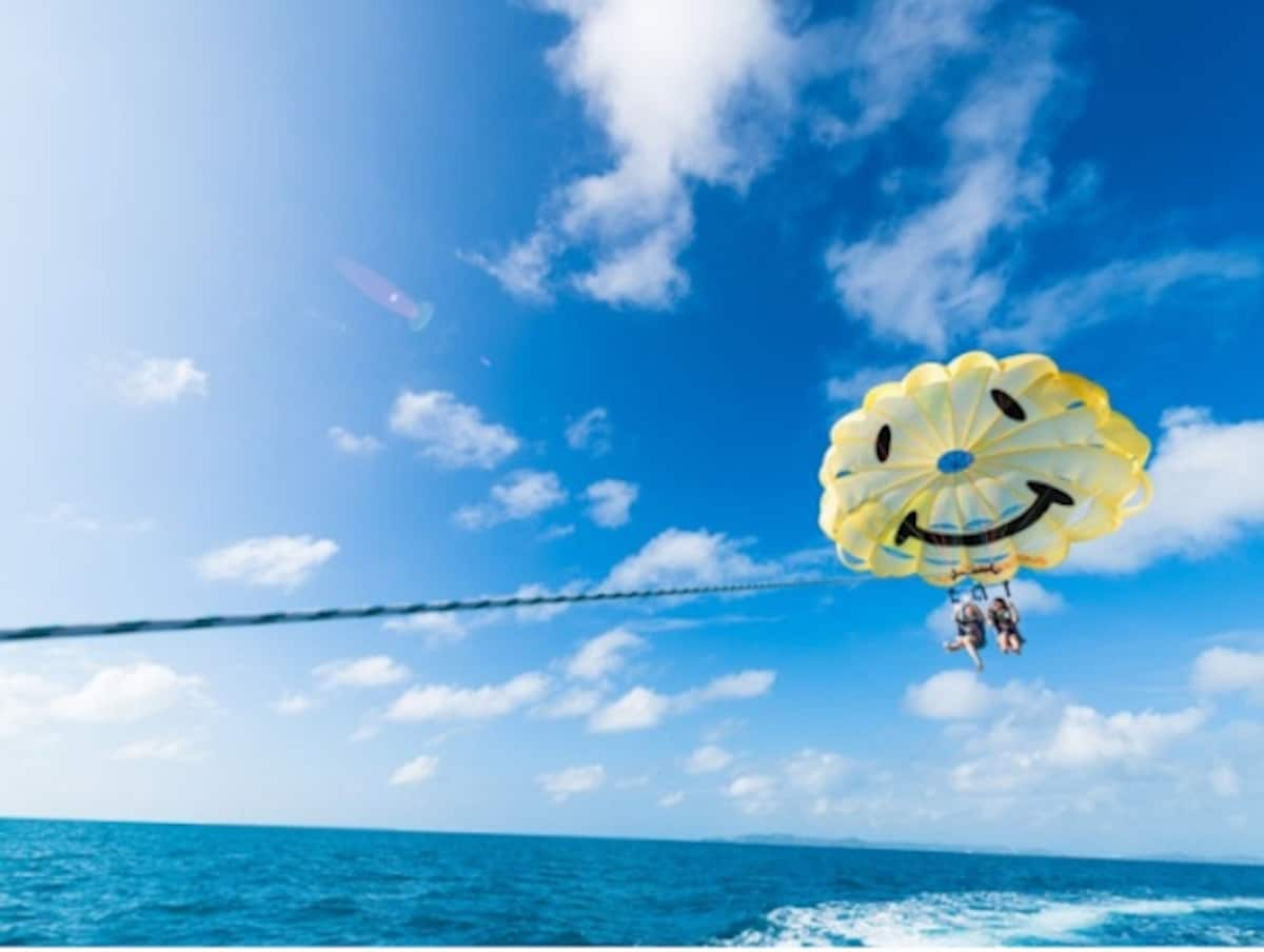 Parasailing (Yakena Port, Main Island)