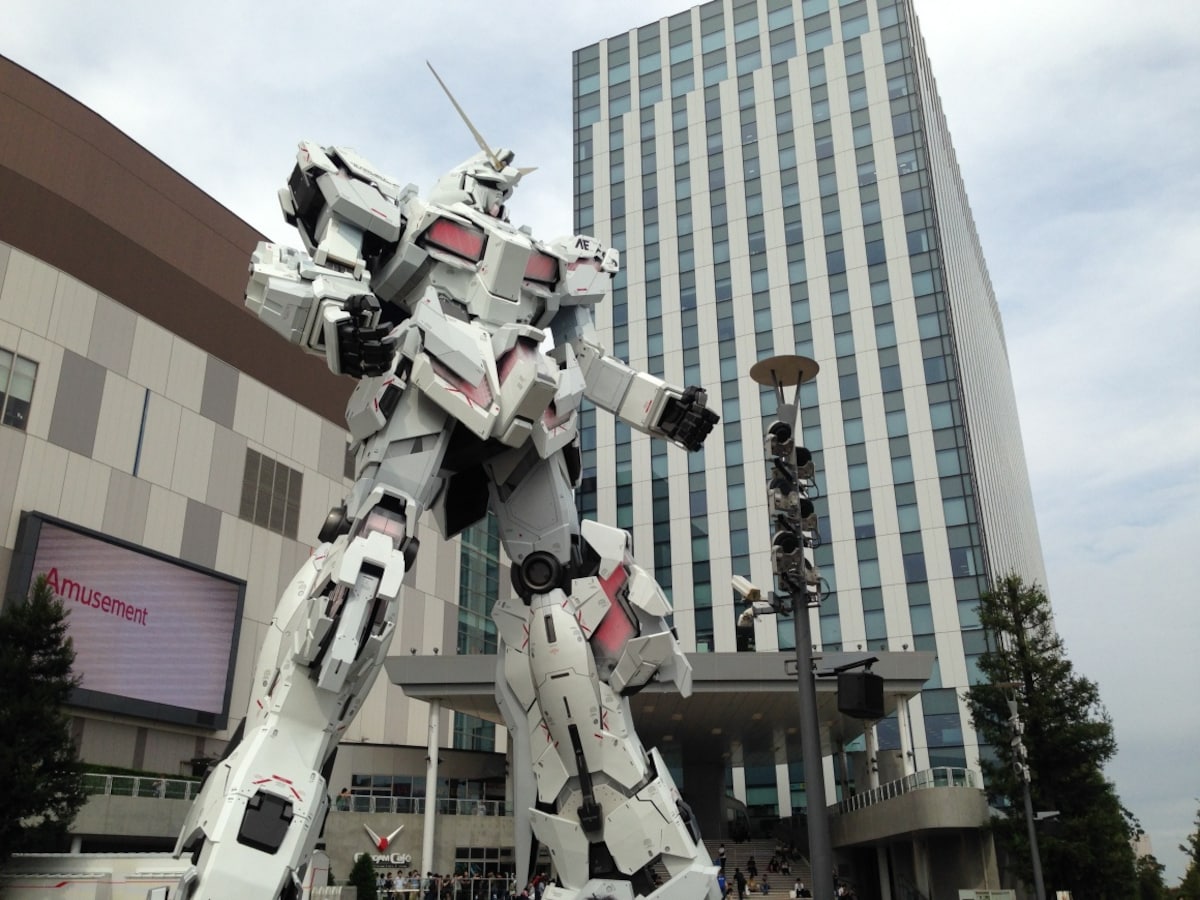 new gundam statue