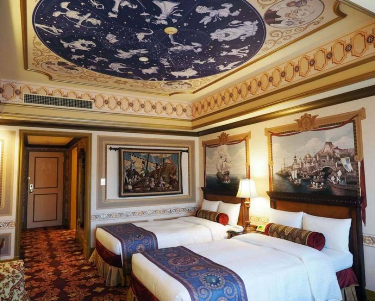 19. Tokyo Disneysea Hotel Miracosta - the best hotel for Disney lovers!