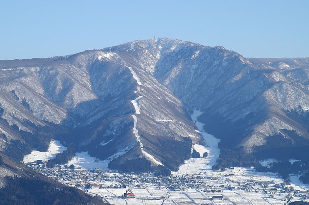 2. Nozawa Onsen (Nagano)