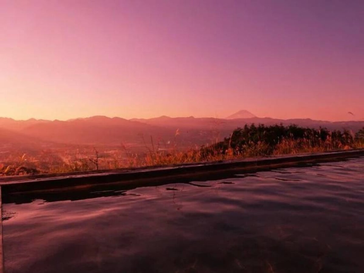 7. The stunning views from Hottarakashi Onsen in Yamanashi