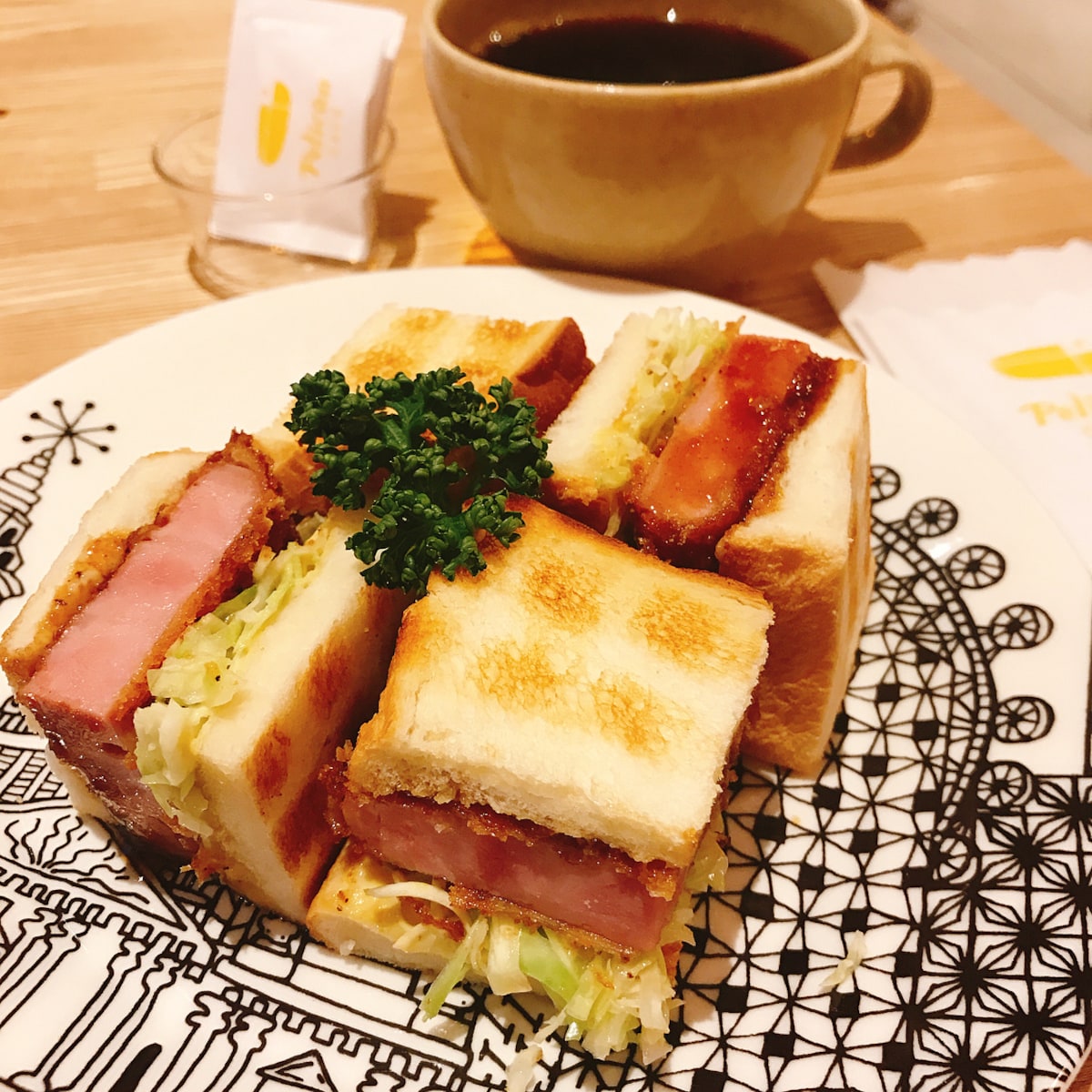 来自浅草的老字号面包店直营咖啡厅 — Pelican Cafe