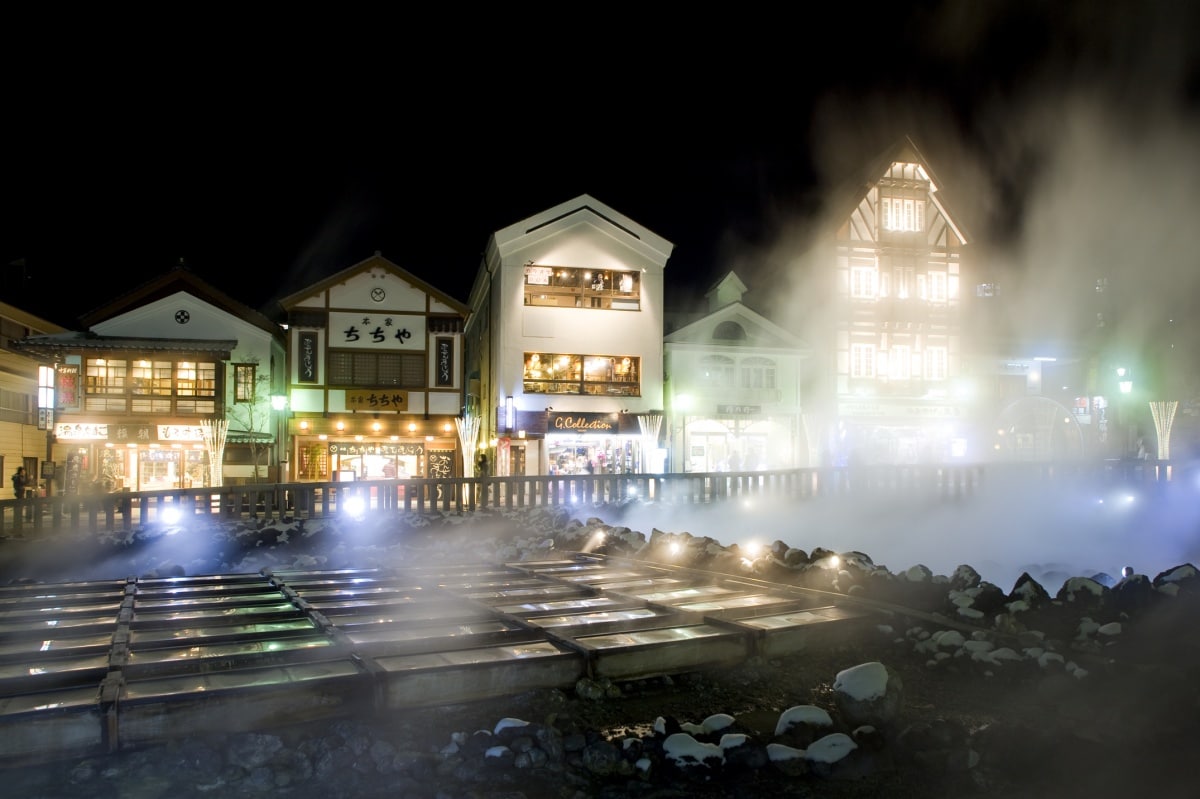 1. คุซัทสึ ออนเซ็น (Kusatsu Onsen)