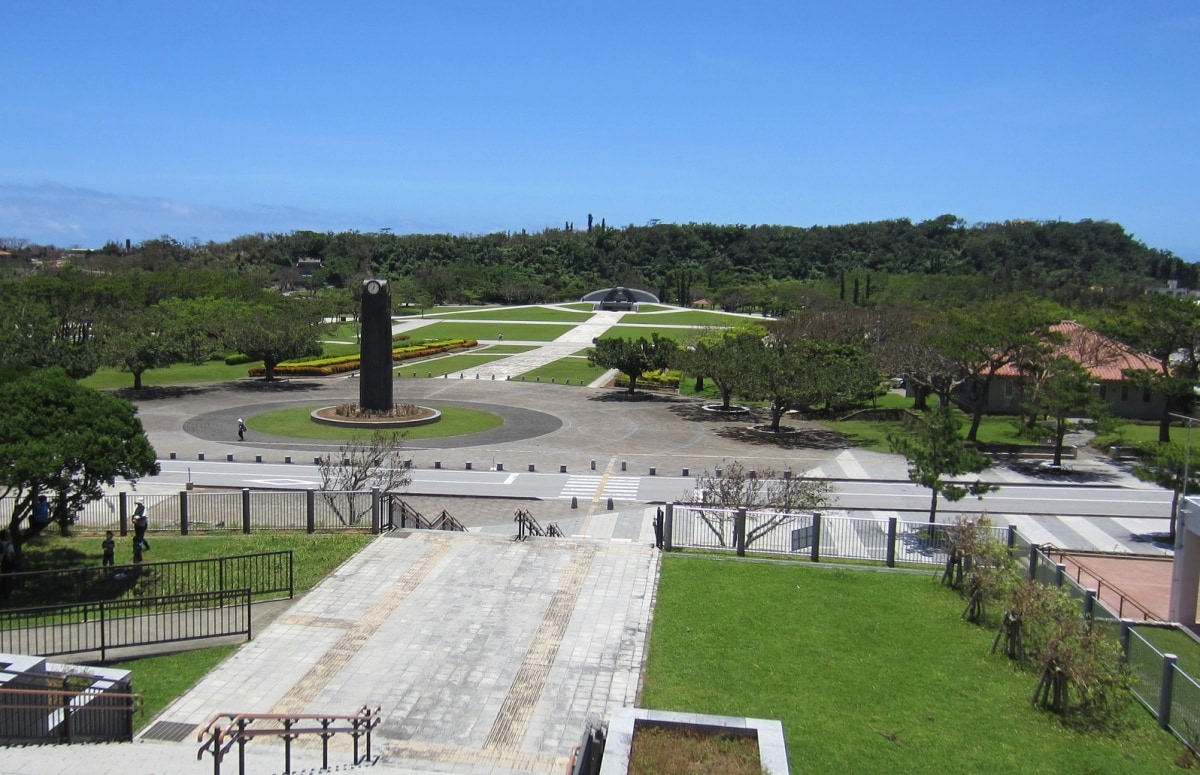 10. อนุสรณ์สถานสงครามโอกินาว่า (Okinawa Peace Memorials)