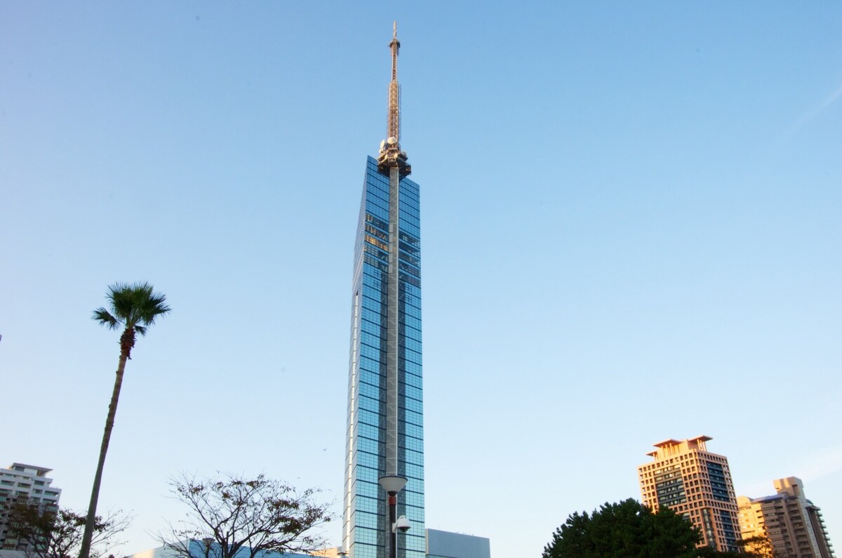 1. ฟุกุโอกะทาวเวอร์ สัญลักษณ์ของคิวชู (Fukuoka Tower)