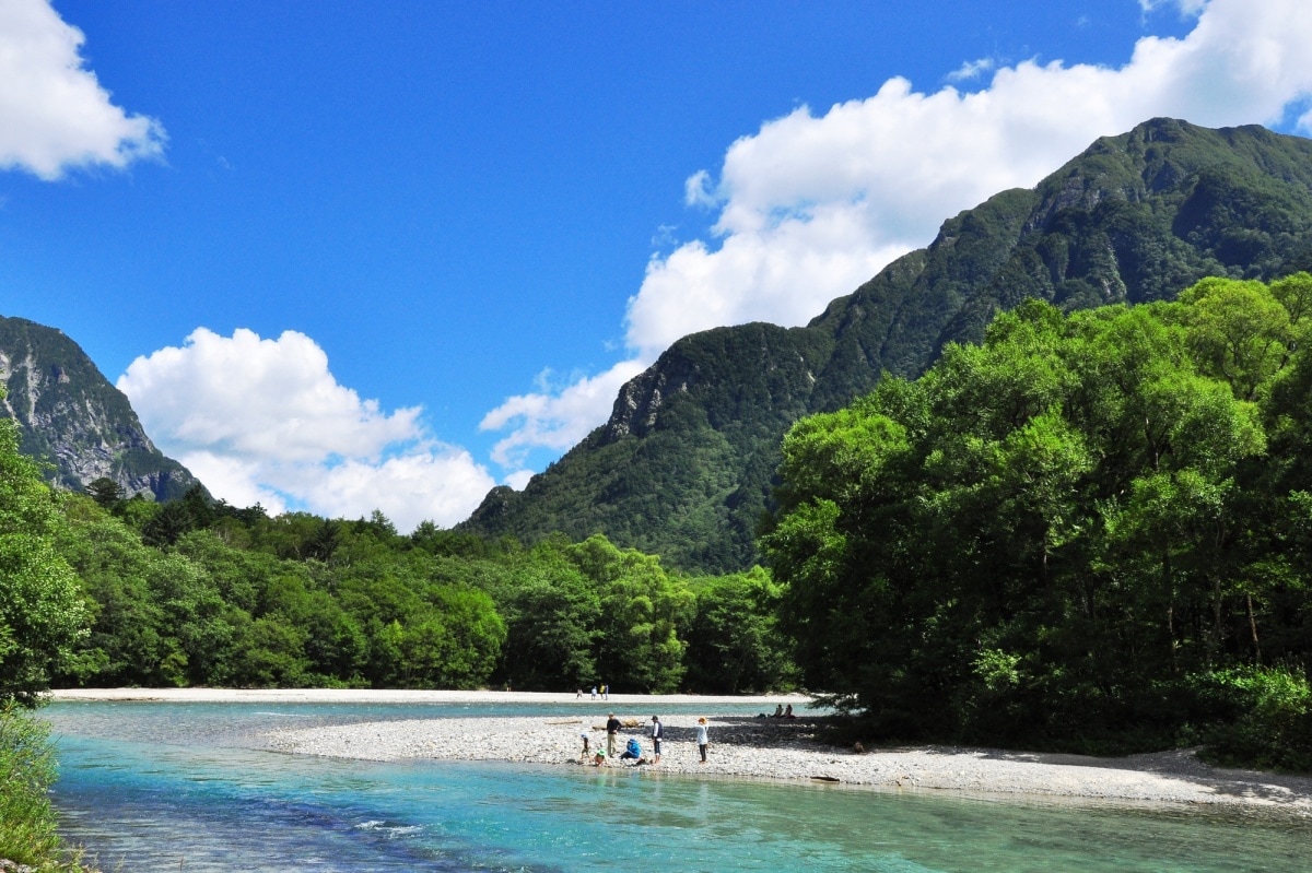 2. เส้นทางเลียบแม่น้ำอะซุสะคาวะ คามิโคจิ (Walking route along Azusakawa River, Kamikochi)