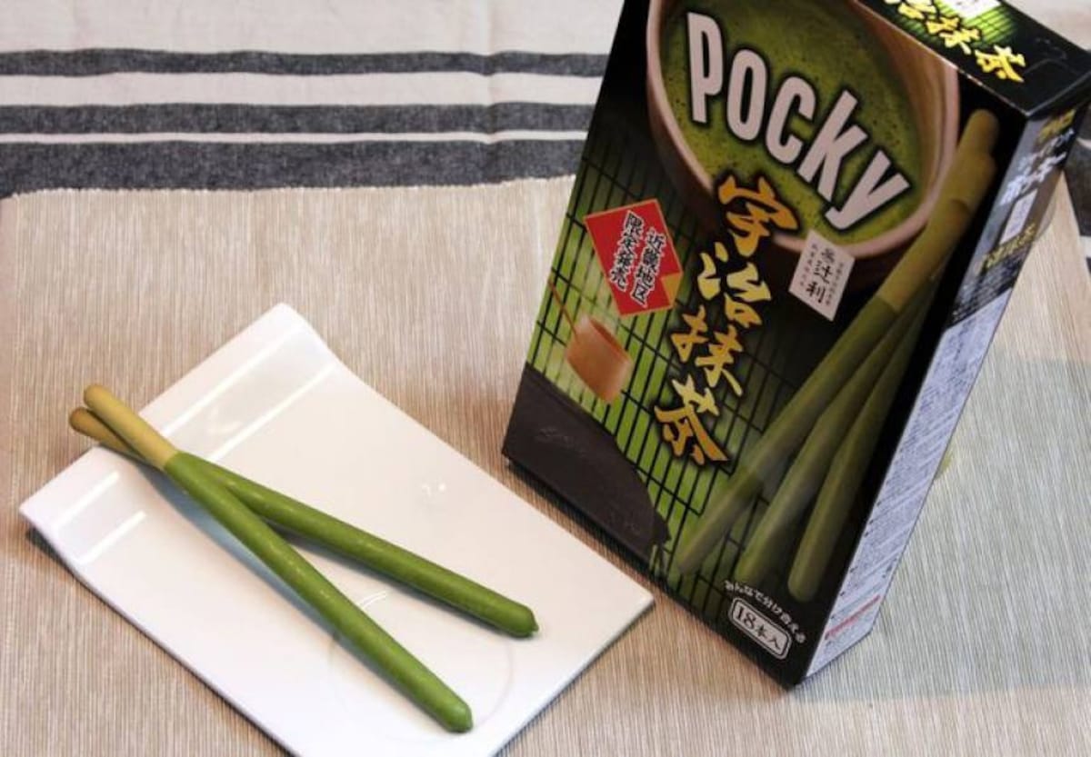 9. Kyoto Glico Giant Pocky Uji Matcha