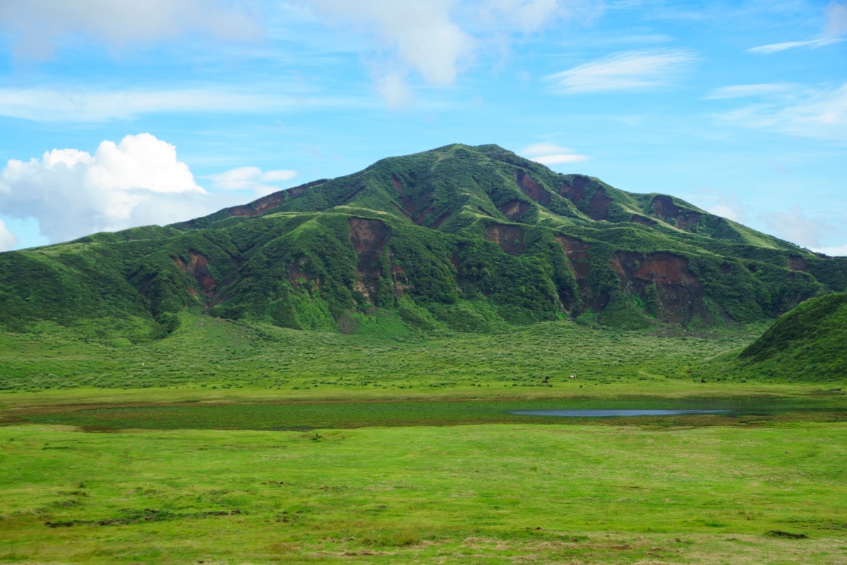 2. ทุ่งหญ้าคุซาเซ็นริ (Kusasenri Ga Hama Grassland)