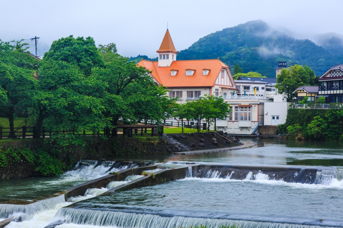 6. อุเรชิโนะออนเซ็น จังหวัดซากะ แช่น้ำร้อนพร้อมชมเมืองแบบตะวันตก (Ureshino Onsen, Saga)