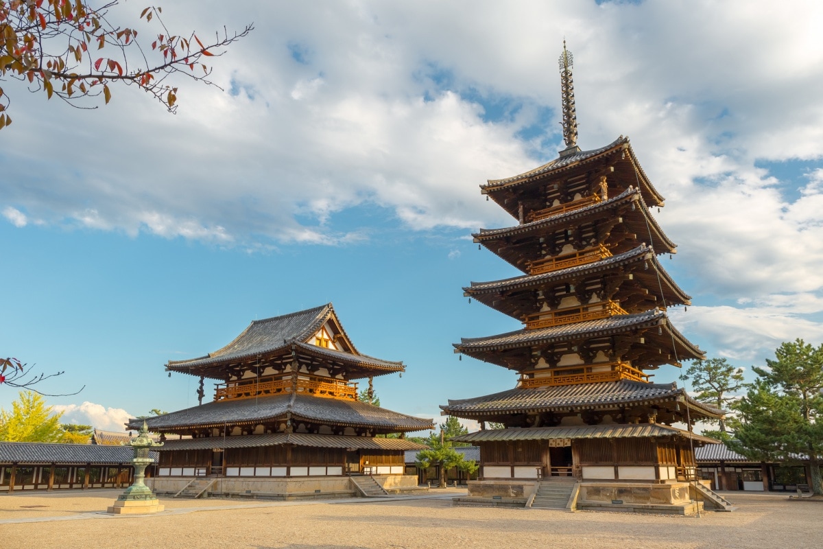 6. วัดโฮริวจิ โบราณสถานของนาราและของโลก (Horyuji Temple)