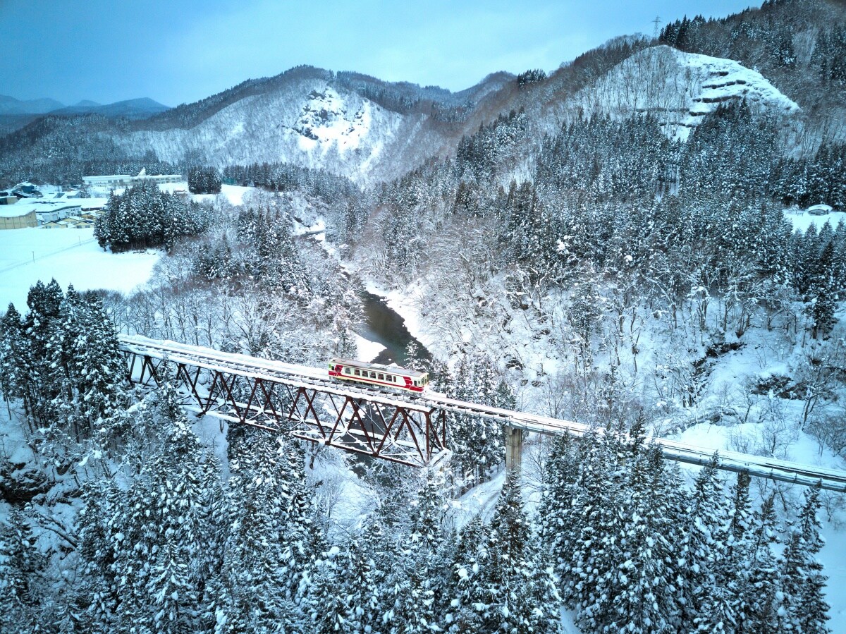 1. ท่องไปในจังหวัดอากิตะยามฤดูหนาวผ่านเส้นทางรถไฟสายอากิตะไนริคุ