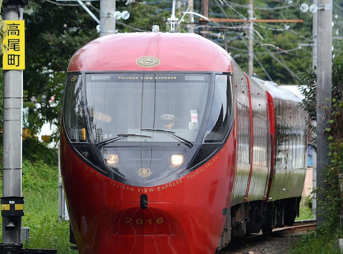 1. FUJISAN VIEW EXPRESS - รถไฟชมวิวฟูจิสุดหรู