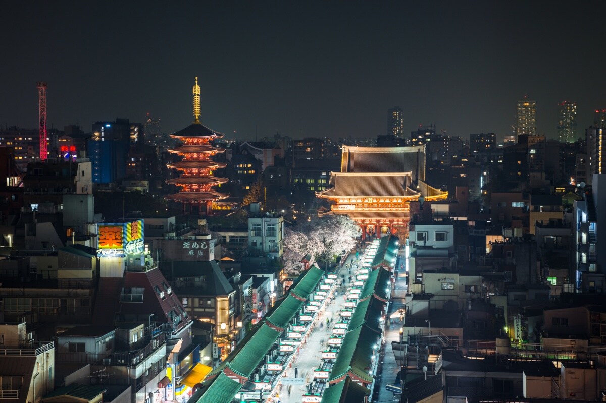 2.วัดอาซากุสะ (Asakusa Kannon Temple) หรือวัดเซ็นโซจิ (Sensoji Temple) วัดแรกที่คนเที่ยวญี่ปุ่นต้องไปชม