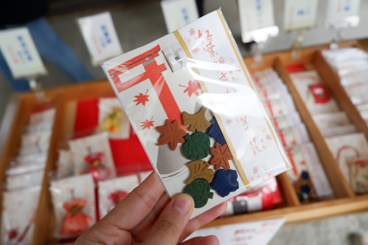 京都自由行 參拜能量景點 上賀茂神社 再逛市集 追楓者別錯過 秋季御守限定販售中 All About Japan