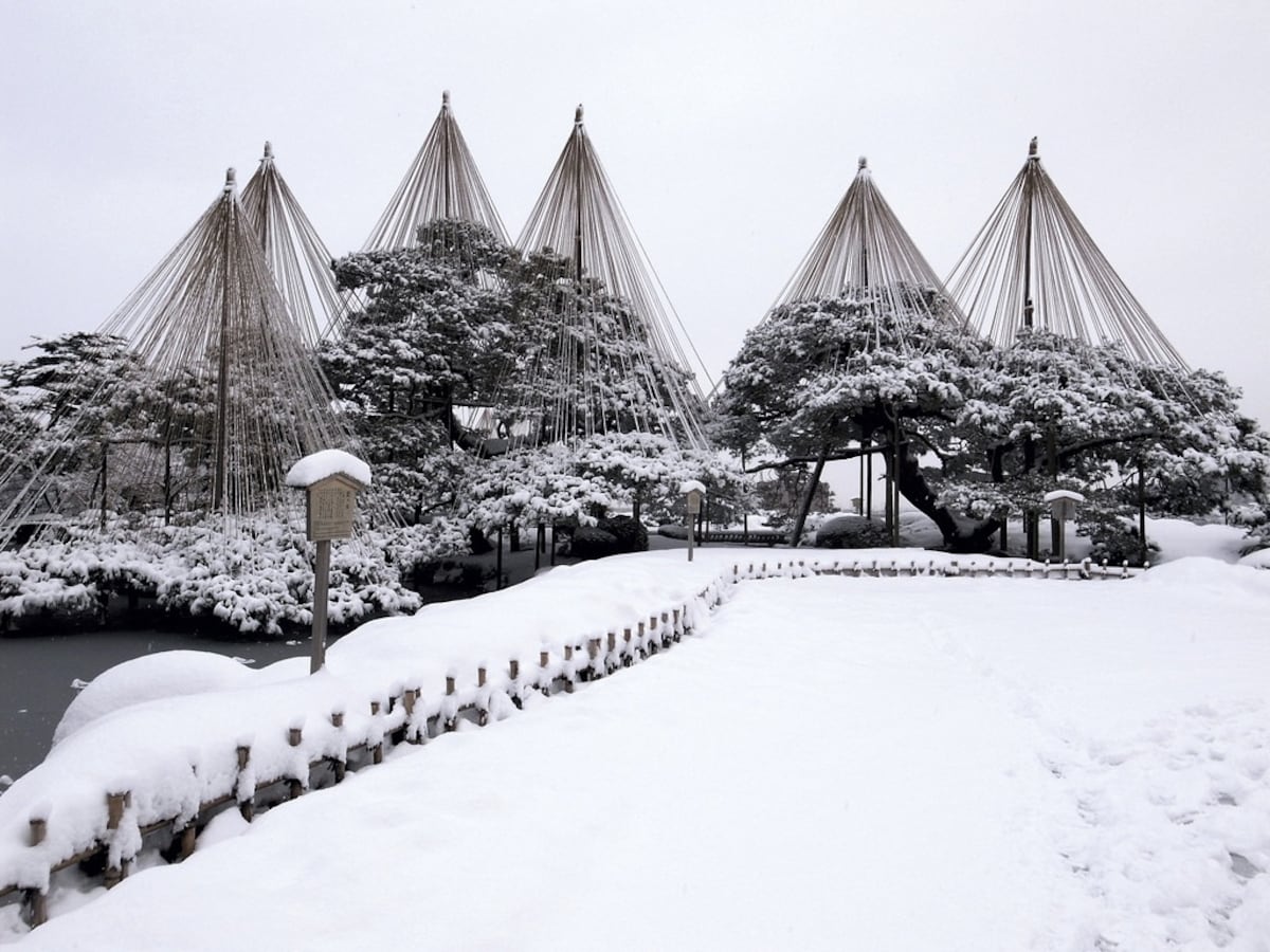 3. สวนเคนโรคุเอน เมืองคานาซาว่า (Kenrokuen, Kanazawa)