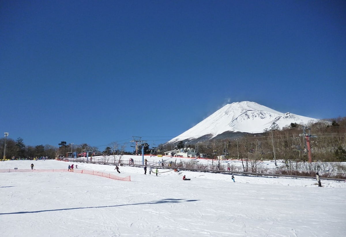 2. ลานสกีสโนว์ทาวน์ เยติ จ.ชิซึโอกะ (Snowtown Yeti, Shizuoka)