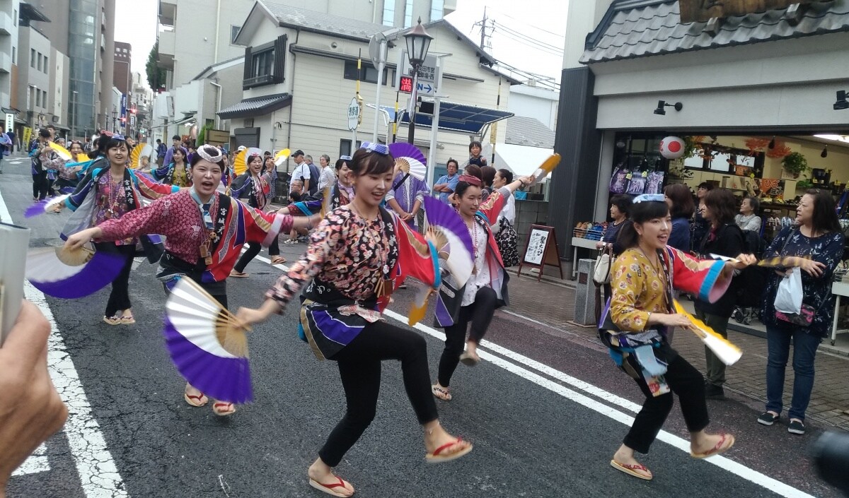 仙台發祥！為慶祝仙台城遷移的即興舞蹈「宮城・仙台雀舞 (仙台すずめ踊り)」