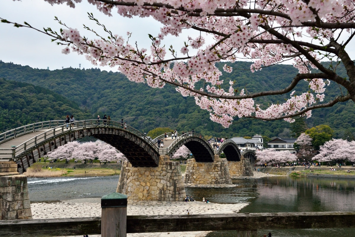 1. สะพานคินไตเคียว (Kintaikyo Bridge)