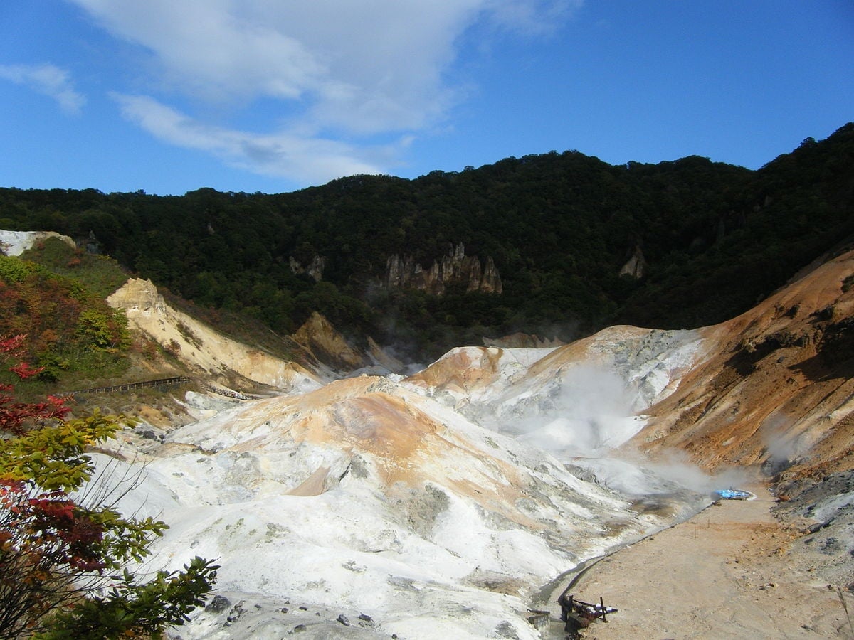 5. แช่ออนเซ็นที่ Noboribetsu Onsen