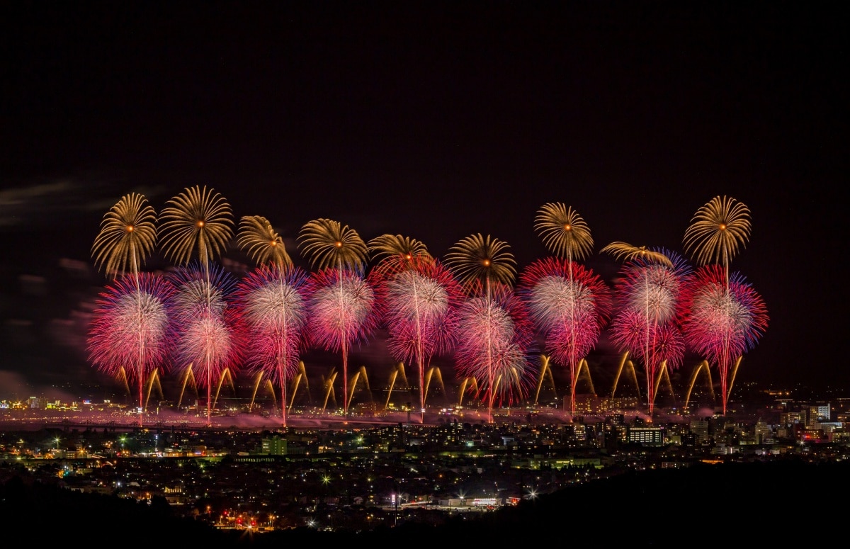 เทศกาลดอกไม้ไฟนากาโอกะ (Nagaoka Fireworks Festival)