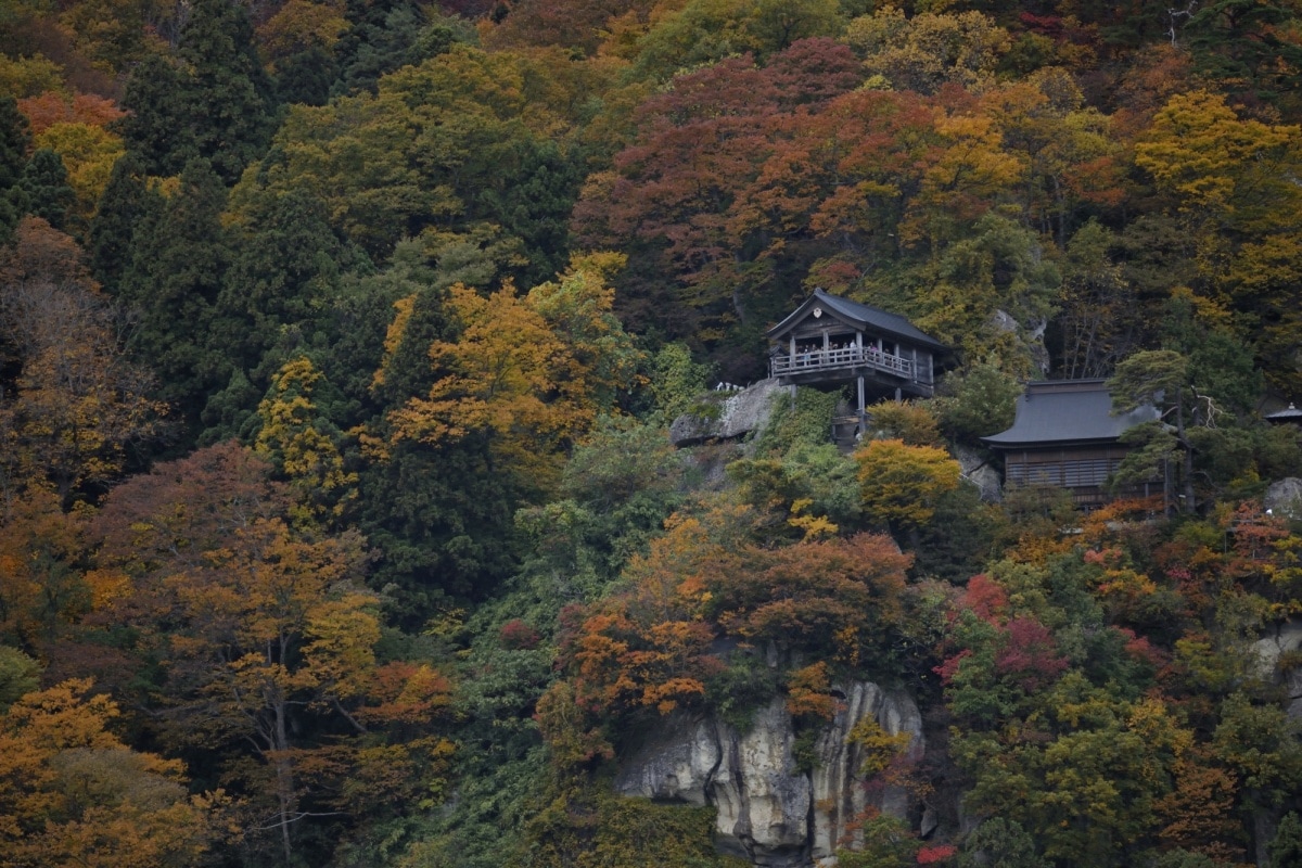 วัดยามาเดระ (Yamadera Temple)